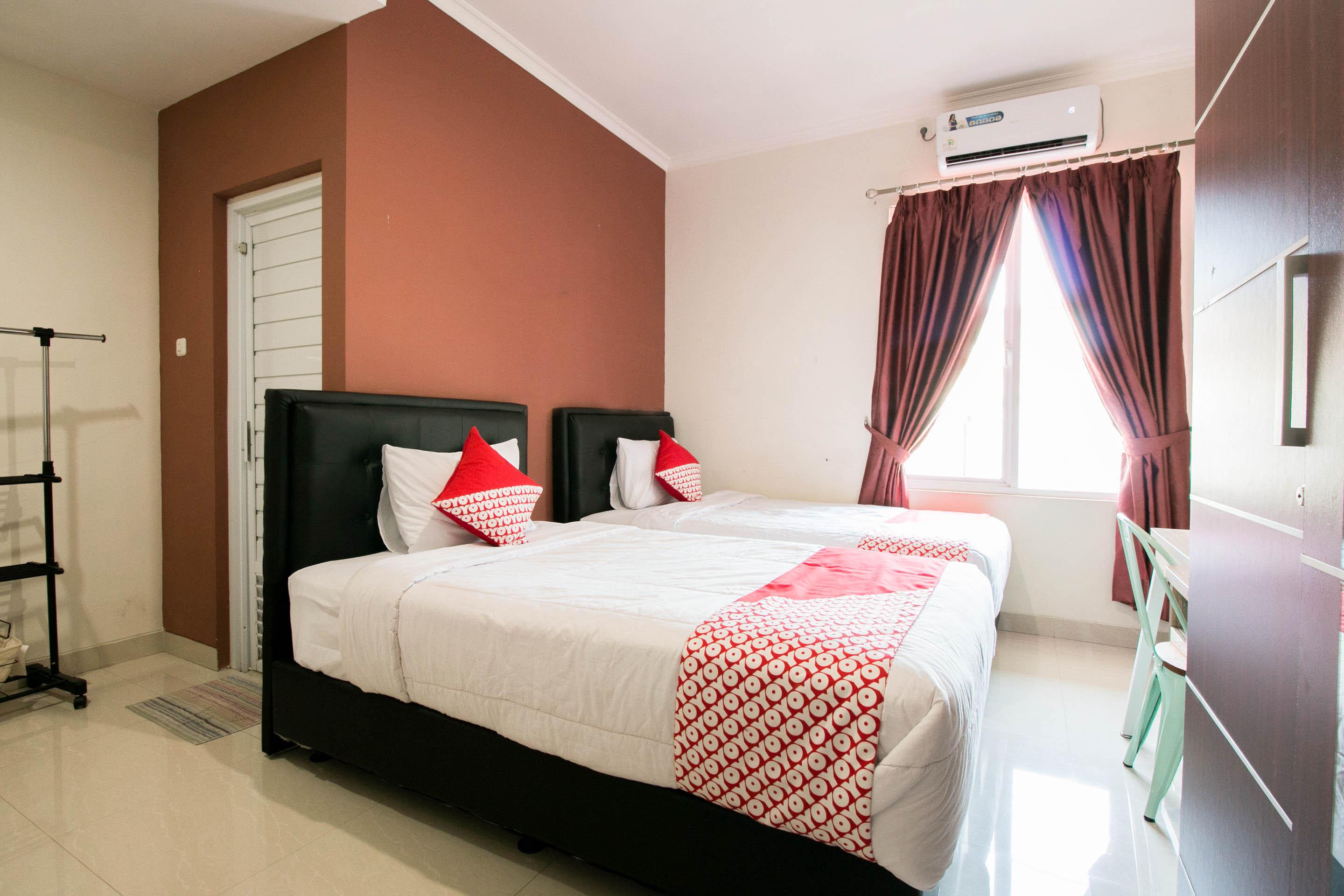Hotel OYO 1975 Bale Ikite Makassar Esterno foto
